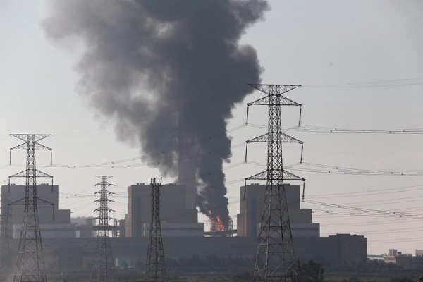 ▲▼台中火力發電廠發生火警。（圖／翻攝自爆料公社）