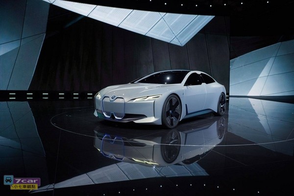 ▲特斯拉勁敵出現？BMW純電四門房車法蘭克福亮相（圖／7car 小七車觀點）