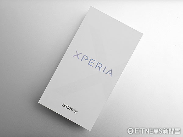 ▲ Sony Xperia XZ1 Compact 霧夜黑開箱。（圖／記者鄭惟仁攝）