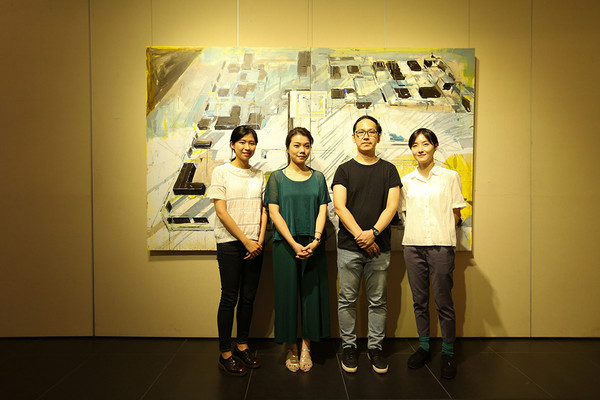 THE 201 ART-順天建築・文化・藝術中心「A ROOM 誰的房間」開幕茶會策展人邱如瑩(左二)與藝術家黃華真(左一)、陳建榮(左三)與高雅婷(左四)。圖/非池中藝術網攝。