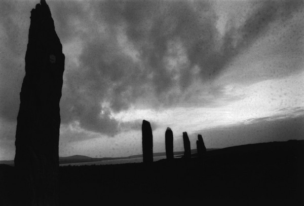 ▲蘇格蘭奧克尼群島上的巨石圈，被爆是「新石器時代的夜總會」。  