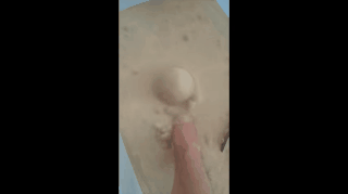 ▲▼沙子裡吹風，會變成液態。（圖／翻攝自YouTub，Rocky Cheng）