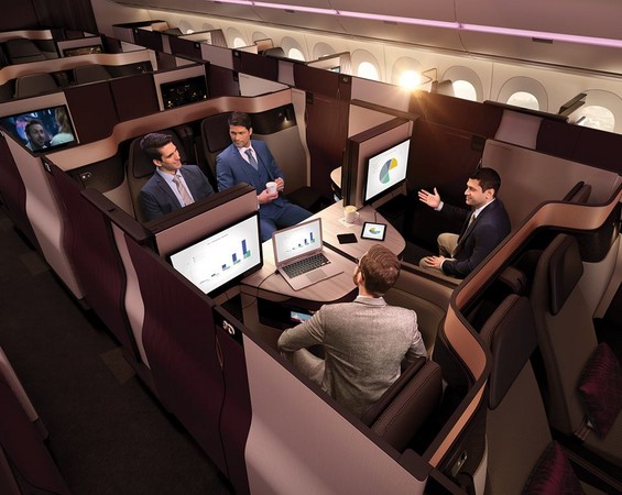 ▲Qsuites讓機艙會議成為可能。（圖／Qatar Airways粉絲頁）
