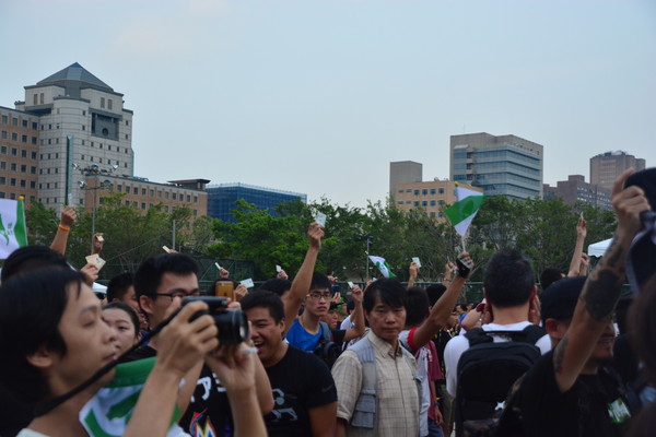 ▲▼台大學生抗議中國新歌聲。（圖／「中國新聲音 學生權被陰」提供）