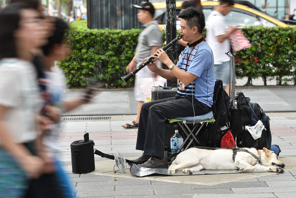 ▲▼街頭藝人,戶外展演,街頭藝術,文化景觀。（圖／記者李毓康攝）