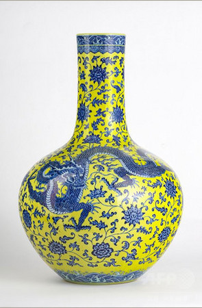 中國瓷花瓶在瑞士拍出台幣1億5千萬元。（圖／翻攝自國際在線）