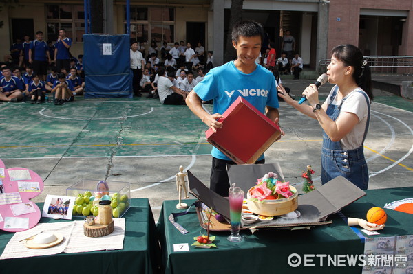 ▲台南市亞洲餐旅學校，為慶祝一年一度教師節，特別舉辦「一份禮物、十分感恩、萬分祝福」的敬師活動。（圖／亞餐提供）