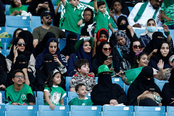 ▲沙烏地阿拉伯的女性首次被允許進入體育館。（圖／路透社）