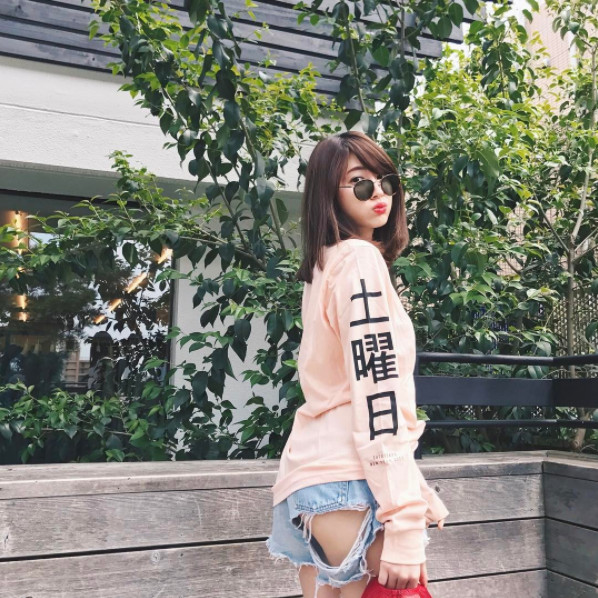 「恰到好處的性感」 小嶋陽菜的私服穿搭（圖／網路翻拍）https://www.instagram.com/nyanchan22/