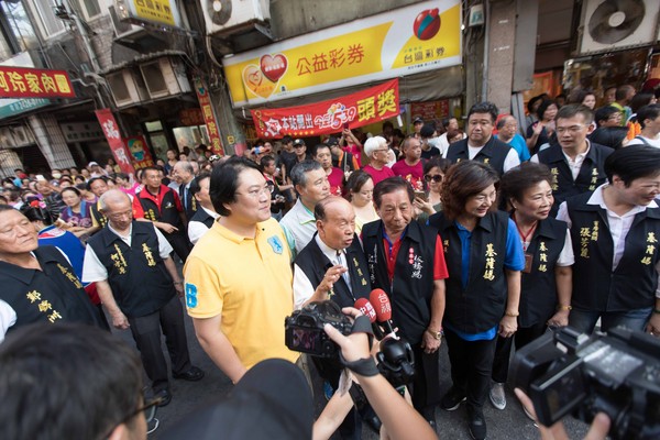 ▲▼湄洲媽祖睽違20年來台巡安　林右昌與上千民眾接駕。（圖／基隆市政府提供）