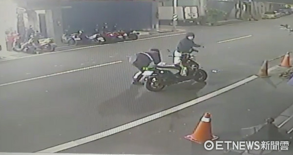 ▲林姓主嫌等人涉嫌丟擲雞蛋、按門鈴、潑灑油漆恐嚇討債。（圖／記者林煒傑翻攝）