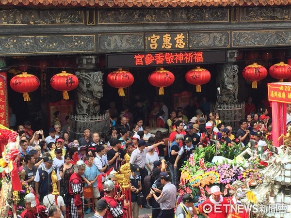 ▲中國福建省湄洲媽祖來台遶境祈福，警出動霹靂小組支援維安。（圖／記者林煒傑翻攝）