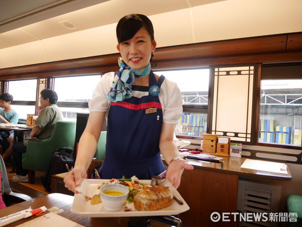 ▲四國伊予灘物語特色列車。（圖／記者彭懷玉攝）