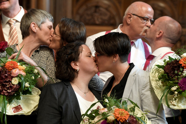 ▲德國本月1日開放同性伴侶辦理結婚登記。（圖／路透）