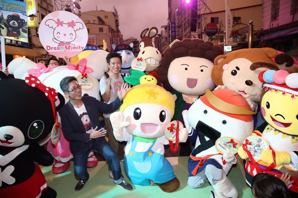 ▲▼迎接「生態交通全球盛典」，高雄市舉辦台日吉祥物超萌PK賽。（圖／高雄市政府提供）