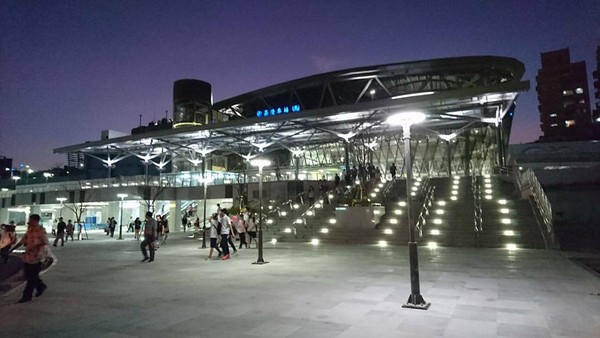 ▲▼基隆火車站南站廣場正式啟用。（圖／翻攝自林右昌臉書）