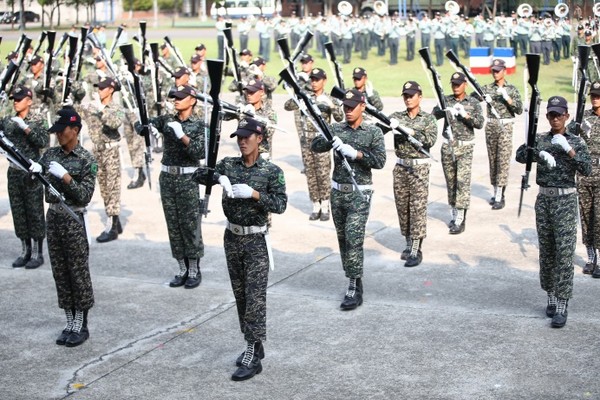 國軍官兵擔綱國慶表演　歡欣齊賀雙十節