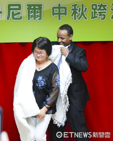 衣索比亞的丹尼爾終於找到20幾年的恩人「台灣媽媽」。（圖／家扶基金會提供，下同）