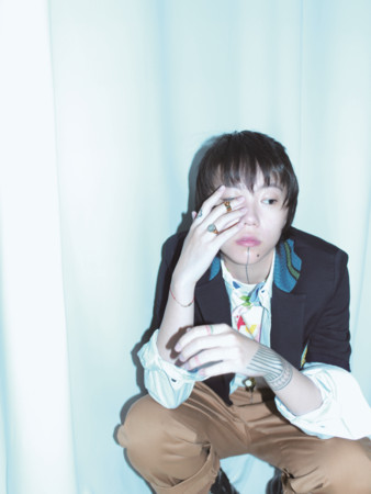 竇靖童推出第二張數位新專輯《Kids Only》，曲風更為隨性自由充滿個人風格。（銀魚提供）