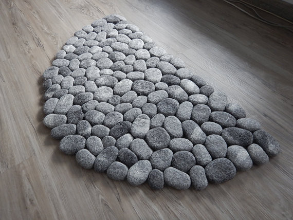 ▲石頭地毯。（圖／翻攝Etsy、Fiber arts & Designs臉書）