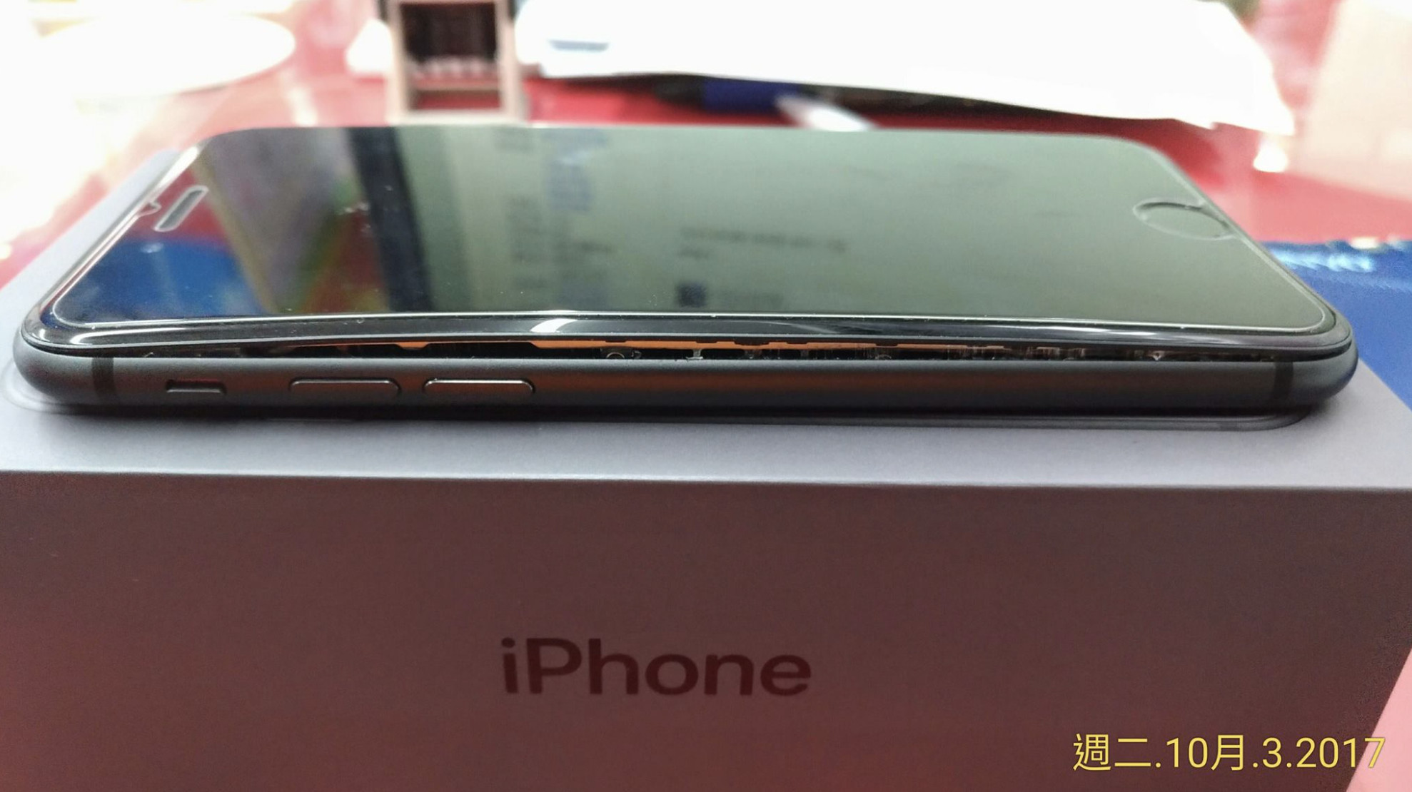▲台灣又見iPhone 8膨脹案例！業者：已送Apple原廠檢測。（圖／業者提供）