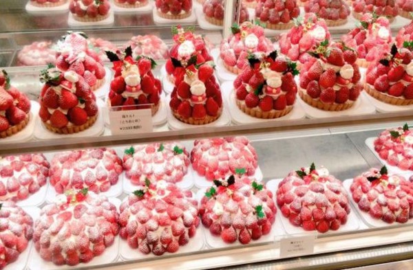 ▲▼滿出來的新鮮草莓。（圖／翻攝自Twitter／@ zero_kurena）
