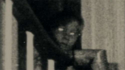 ▲▼《陰宅2》故事原型，華倫夫婦拍到鬼影。（圖／翻攝自網路）