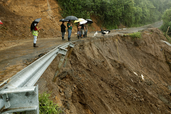 ▲▼ 熱帶風暴奈特重創哥斯大黎加，土石流事件頻傳、公路因此關閉。（圖／路透社）