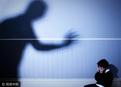 變態叔拿平板誘惑！5度口交國小童　他搜「為什麼吃雞雞」母嚇傻