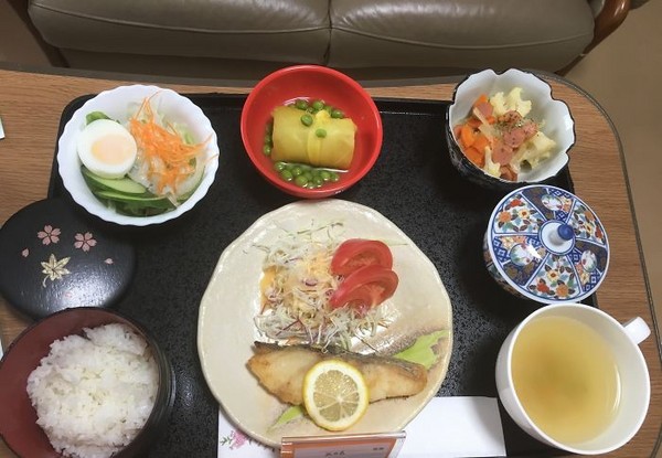 ▲產婦分享日本醫院餐點，獲得網友的讚嘆。（圖／翻攝自boreadpanda）