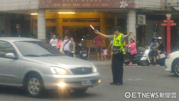 ▲台南市警局為確保各道路交通順暢，運用雲端大數據指揮管理疏導交通。（圖／警方提供）