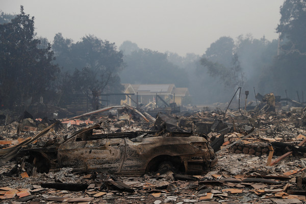 加州北部於8日发生火灾,社区被烧成一片废墟 (图/路透社)