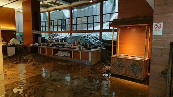 ▲台東因連續大雨，造成部分地區淹水。（圖／翻攝自臉書爆料公社）