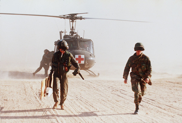 ▲▼波斯灣戰爭是指1990年8月2日至1991年2月28日期間，以美國為首的34個國家組成聯軍，並且和和伊拉克發生的一場局部戰爭。（圖／達志影像／美聯社）