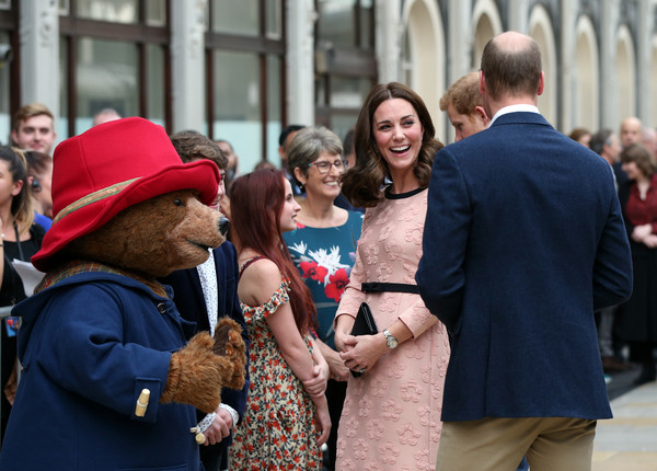 ▲▼凱特王妃出席倫敦柏靈頓車站舉辦的公益活動             。（圖／達志影像／美聯社）