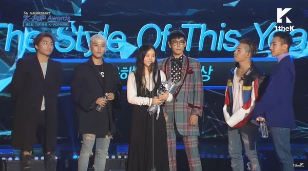 ▲BIGBANG造型師智恩獲得Gaon Chart K-pop award造型獎。（圖／翻攝自YouTube 1theK）