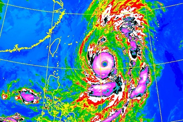 ▲▼蘭恩開大眼救援…雨要停了！北台灣轉乾「18度涼5天」。（圖／中央氣象局、翻攝NASA）