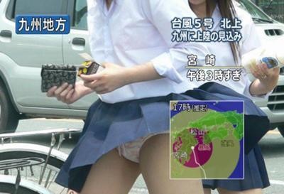 ▲▼日本新聞播報天災，老是拍女生露內褲。（圖／翻攝自2ch）