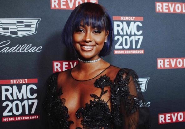 ▲嘻哈歌手斯凱（Justine Skye）單膝跪地             。（圖／翻攝自Instagram／justineskye）