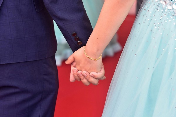 新北聯合婚禮，截肢警陳昭宏補給愛妻夢幻婚禮。（圖／新北市政府）