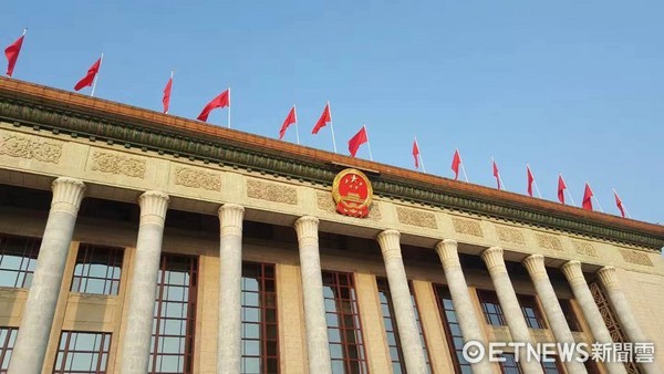 ▲▼中共十九大即將閉幕，24日的北京出現大藍天。（圖／記者周怡德、宋良義攝）