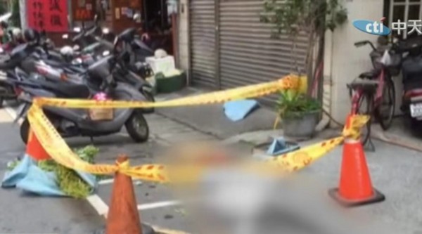 ▲草屯林姓男子跳樓壓死陳姓婦人，陳婦家屬求償，最高院判賠520萬元。（圖／翻攝中天新聞）