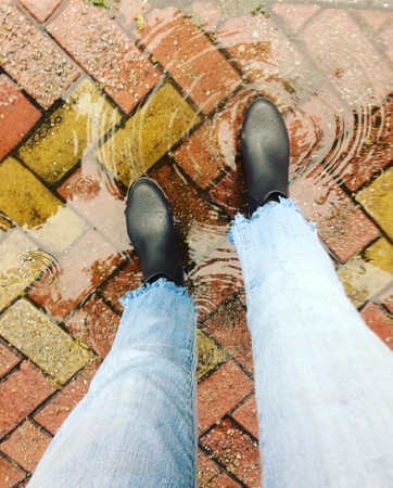 ▲雨靴穿搭（圖／翻攝自instagram@elger_bekkestua）