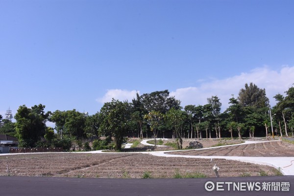 花蓮市介壽眷村社區花園主體架構已完成。市長魏嘉賢希望能透過社區認養，讓社區花園展現百花齊放、綠意盎然的氛圍。（圖／花蓮市公所提供）