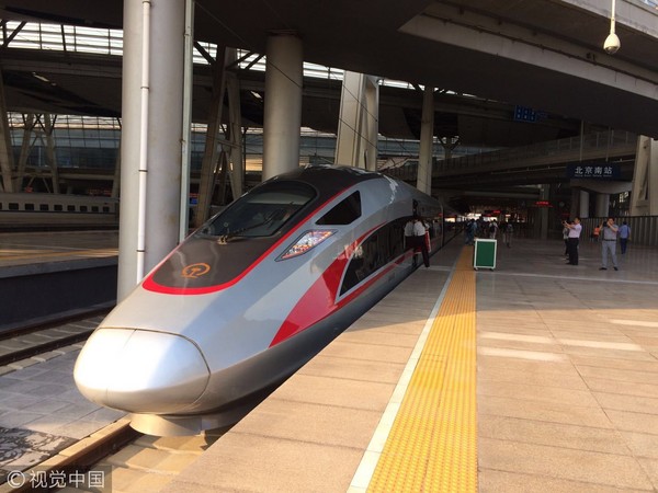 ▲▼中國高鐵「復興號」以每小時350公里的速度在京滬高鐵上載客運營。（圖／CFP）
