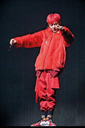 G-Dragon本月初在台北舉行「ACT III, M.O.T.T.E」演唱會，最後還向觀眾行大禮感謝對他的支持。
