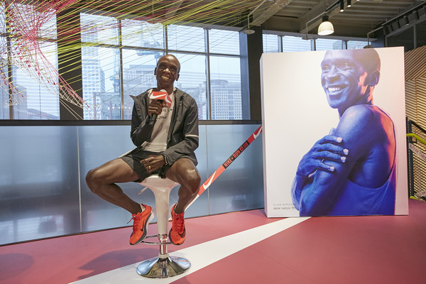 ▲▼肯亞長跑健將ELIUD KIPCHOGE領軍NIKE FAST42跑者征服風櫃嘴。（圖／品牌提供）