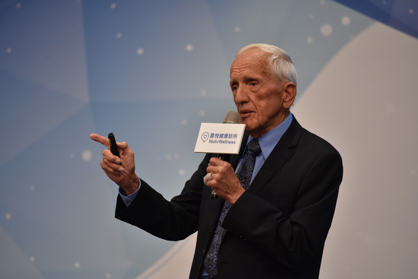 ▲《救命飲食》作者坎貝爾博士來台演講。（圖／喜悅健康診所提供）