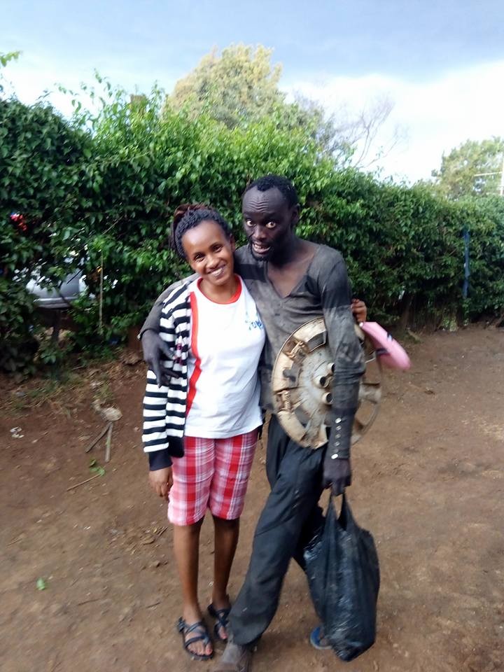 路上遇吸毒流浪漢...竟是童年摯友！女孩決定幫他翻轉人生（圖／facebook@Wanja Mwaura）