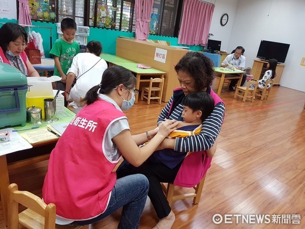 ▲流感疫苗已開打近月，桃園市衛生局呼籲市民朋友，儘早接種。（圖／衛生局提供）